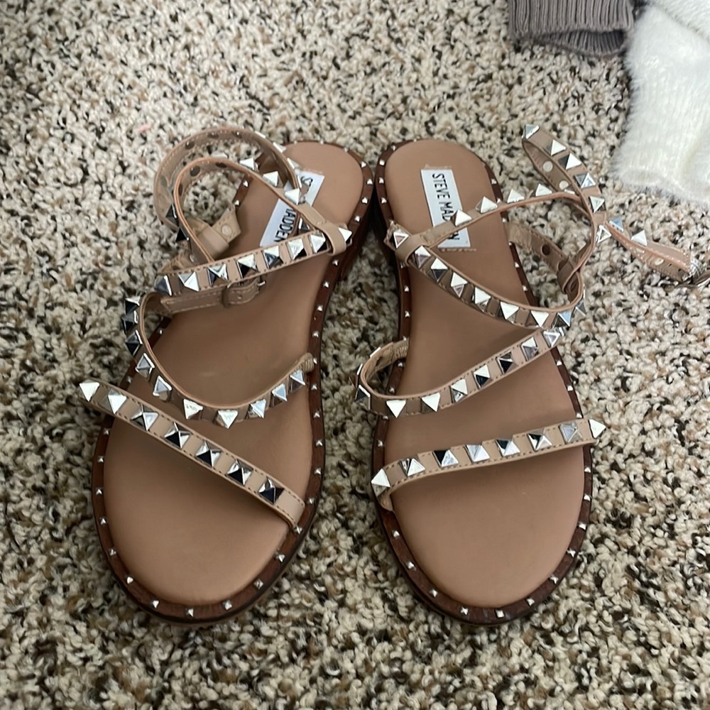 Women’s Steve Madden sandals size 6